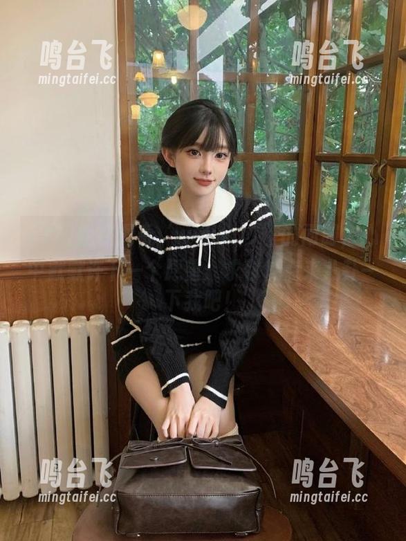 我在观看‘www.17’的同时，心中默默许下一个愿望：求你快点来八卦一下我吧！