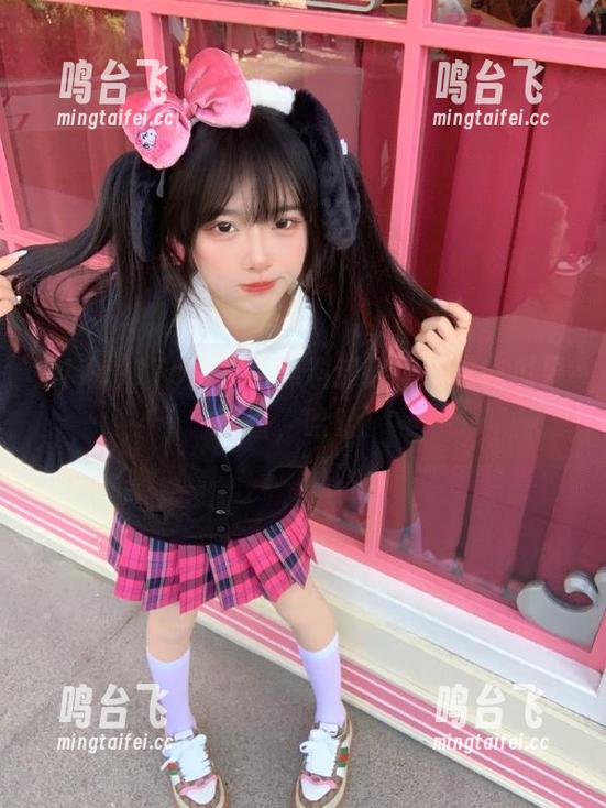 17c网页上黑料连连，看这些瓜果真香，哈哈！