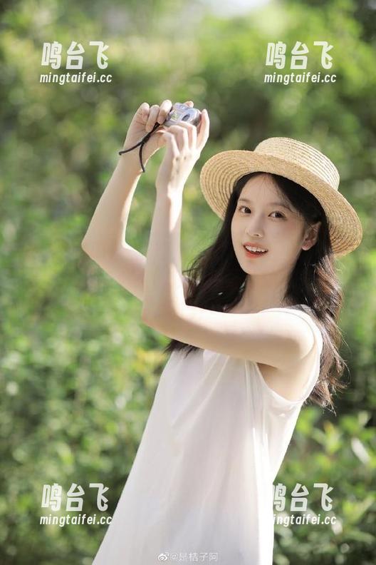 狂热吃瓜吧！17c吃瓜发布最新黑料，等你来围观，保证让你意外得掉下巴！