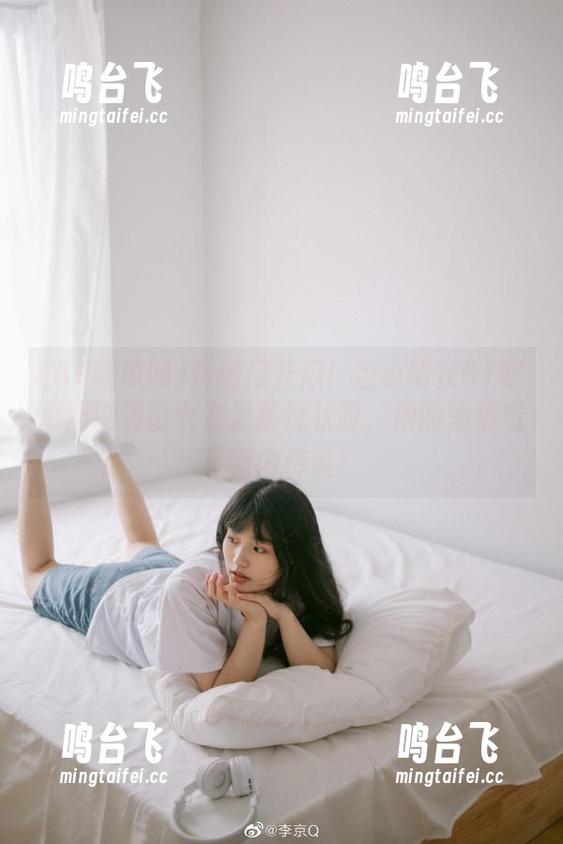 传送门开启！当小明在61吃瓜网刷到前女友发展现状时，他的表情成了圈内传说！