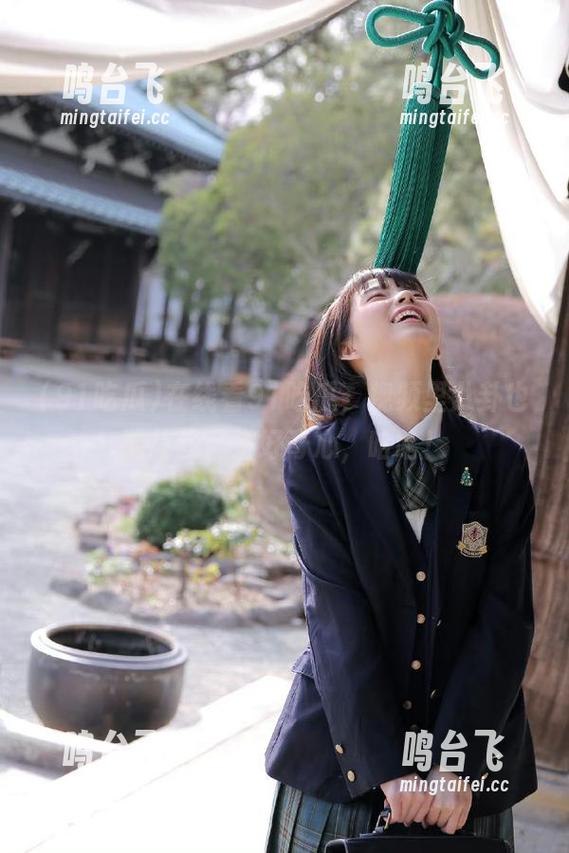 91吃瓜 在线看91吃瓜,视频里八卦也能让我产生好奇心,哈哈!