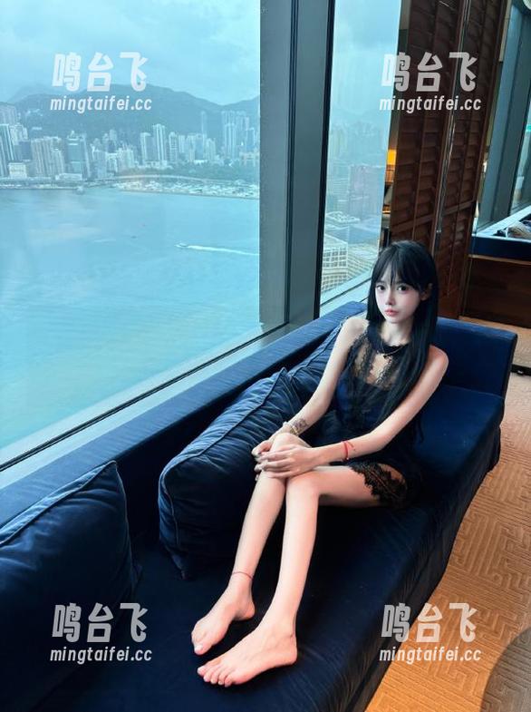 深夜打开hlw，浏览的是地址，心里却在狂欢啊！