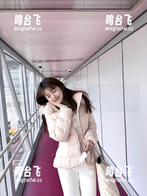全网吃瓜 不愧是全网吃瓜,今天这出戏真是“观看”不停啊!