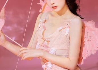 登录91cg1吃瓜中心，手里啃着瓜，眼里全是剧情，生活真是偶像剧现场！