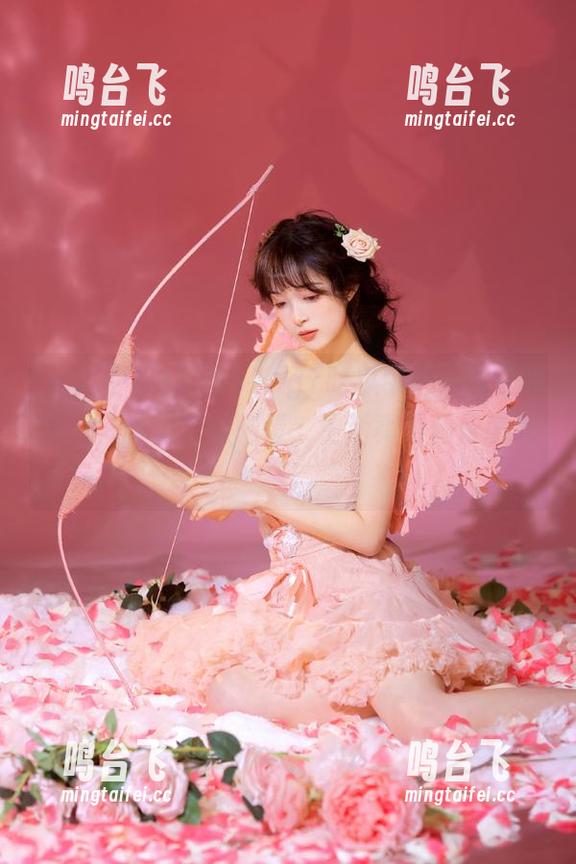 登录91cg1吃瓜中心，手里啃着瓜，眼里全是剧情，生活真是偶像剧现场！