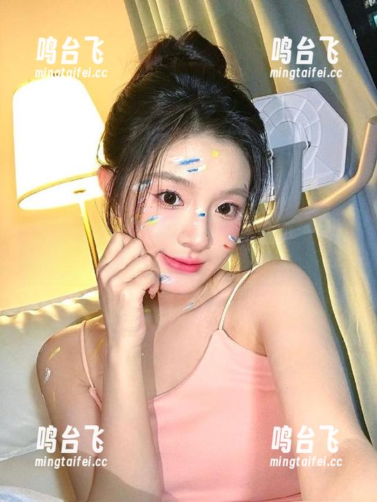 最新奇闻：谁的吃瓜手法最绝？快在吃瓜天堂看看吧！