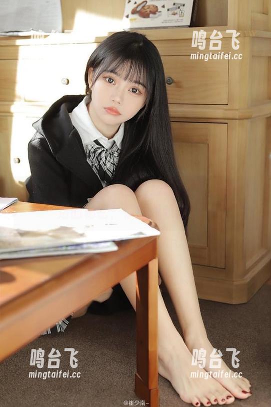 吃瓜最前线 吃瓜最前线:更新,偶像背后的秘密,你敢跟我走吗?