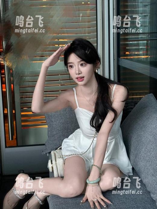 网页大眼睛：这个吃瓜网站也太大型了吧！