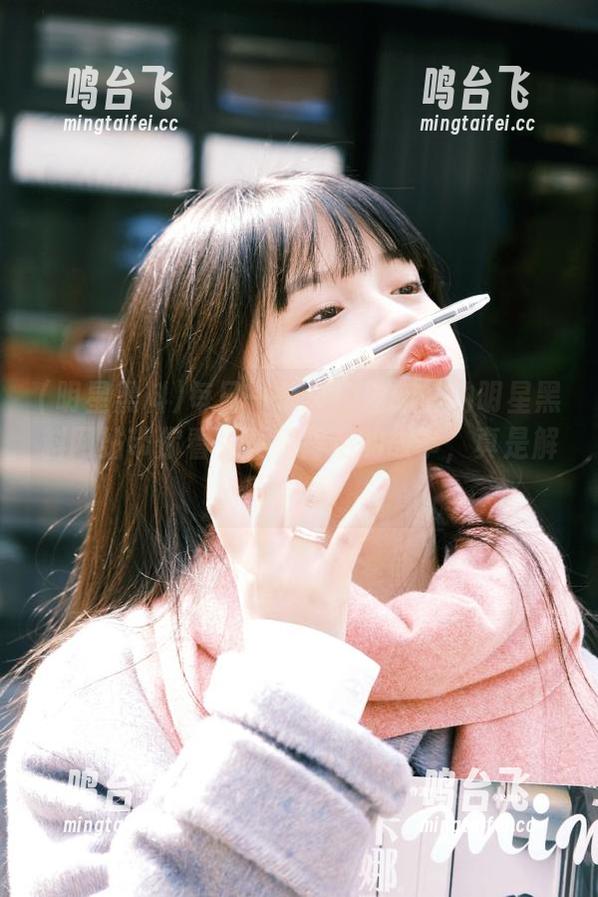 每日一惊喜！最新鲜的明星黑料网站带你看见真相背后的故事，真是解压神器！