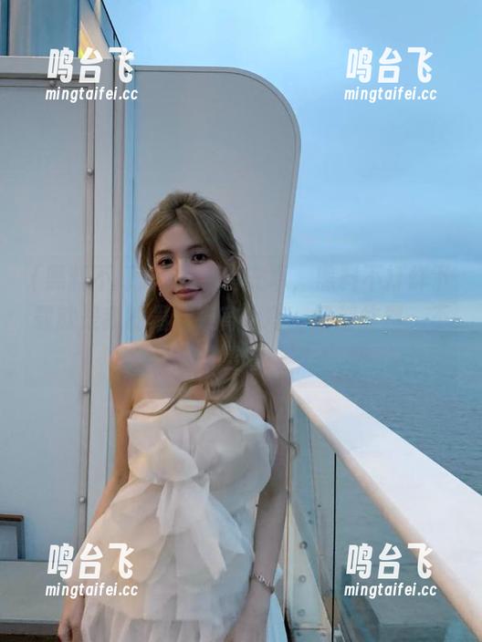 只要有安卓，黑料不打烊下载就是我的最佳夜宵，每一口都炸裂，不怕噎着！