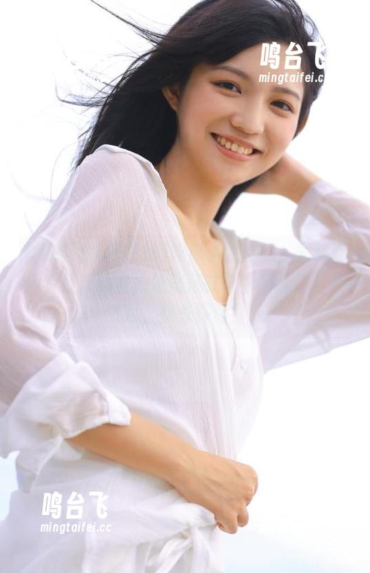 吃瓜小伙伴们，黑料吃瓜不打烊的新地址就藏在这“网曝门”背后，快来探险！