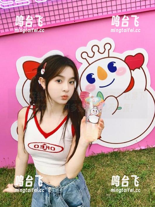 想不想偷瞄下黑醋意？赶紧下载黑料在线，瓜多到让你目不暇接！