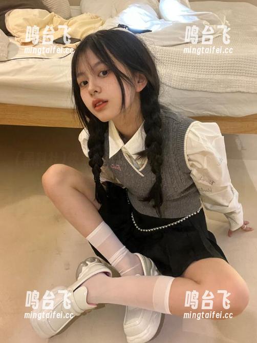 快来试试黑料社app：一口气吸收蜜汁瓜圈新鲜货！