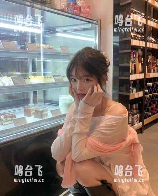 忍不住了，快登录黑料社区，瓜又出新花样！