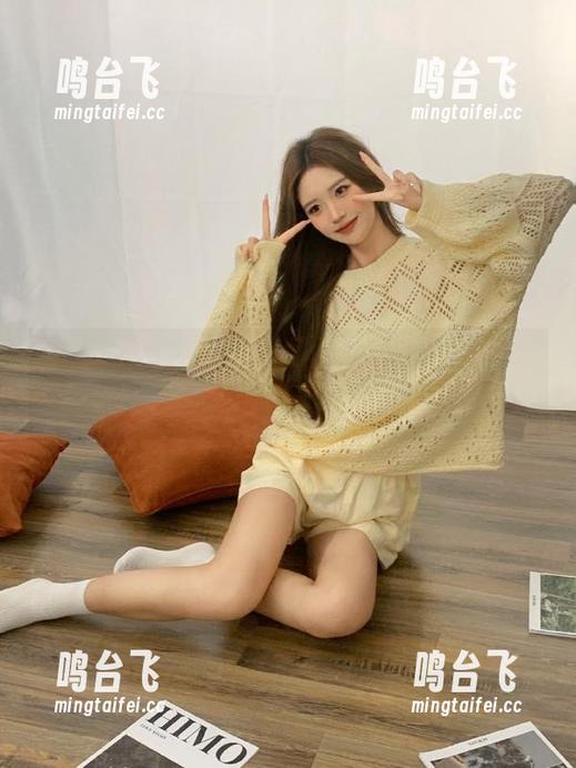 黑料网官网在线：吃瓜到一半，手里的西瓜变成了电脑！