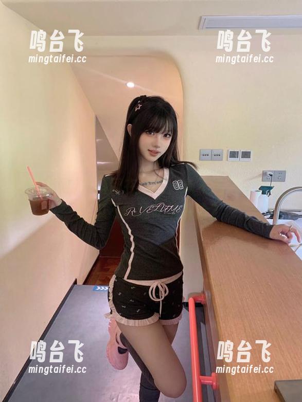 黑料网在线看，永不迷路！谁说吃瓜不能边吃边探险？