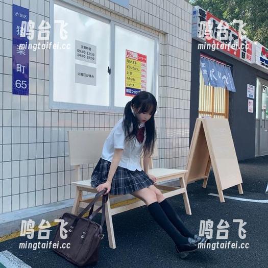 在线短视频太无聊？黑料网网址给你不一样的刺激！