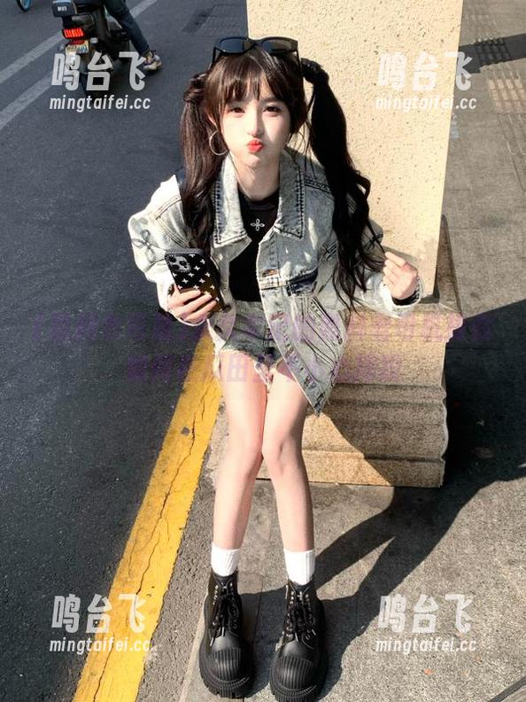 永久牢记的黑料老司机教你如何在瓜田里不小心摔跤