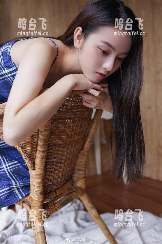 “黑网料”入口就像一个隐藏的黑洞，我觉得自己快要沉迷了！